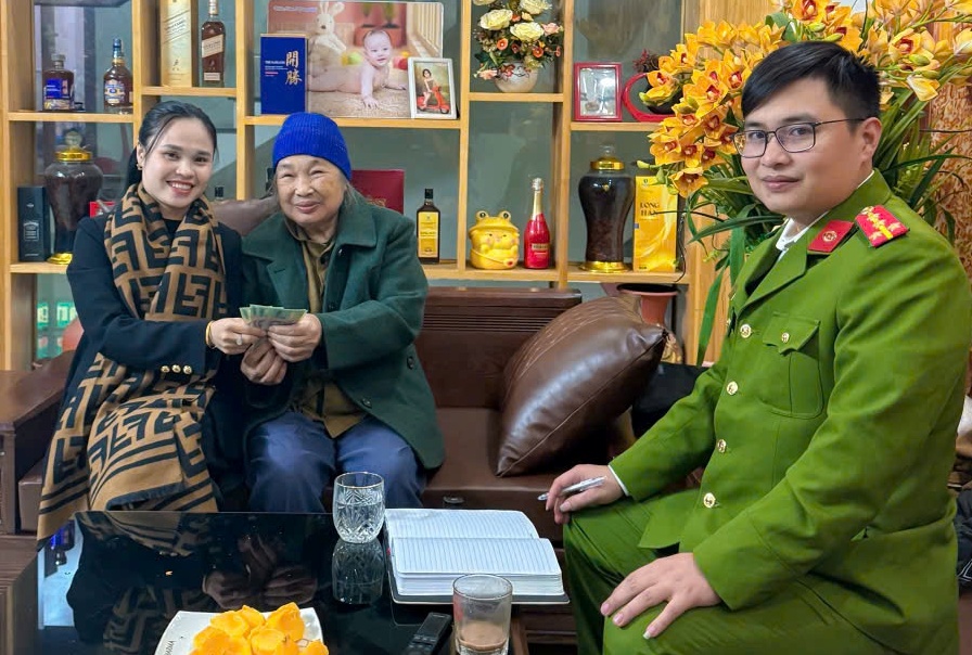 Công an xã Yết Kiêu kịp thời ngăn chặn vụ lừa đảo làm “sổ hộ nghèo”